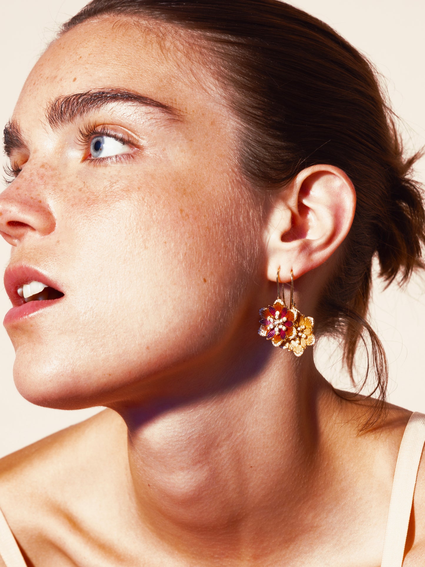 BIG ENCHANTED FLOWER