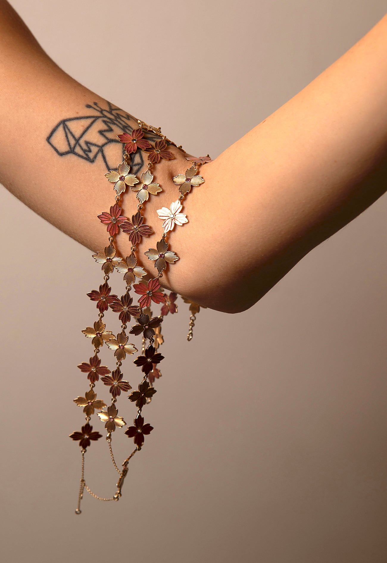 ROYAL MAGIC FLOWER NECKLACE